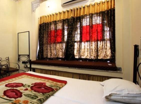 Heritage Haveli Bed and Breakfast Udaipur Esterno foto